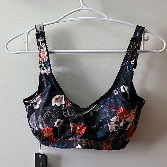 Aqua Blu Swimwear Bikini Top - Picture 1 of 10